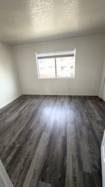 Kornblum Ave -Spacious 1 bedroom *SECTION 8 WELCOME* – photo 1