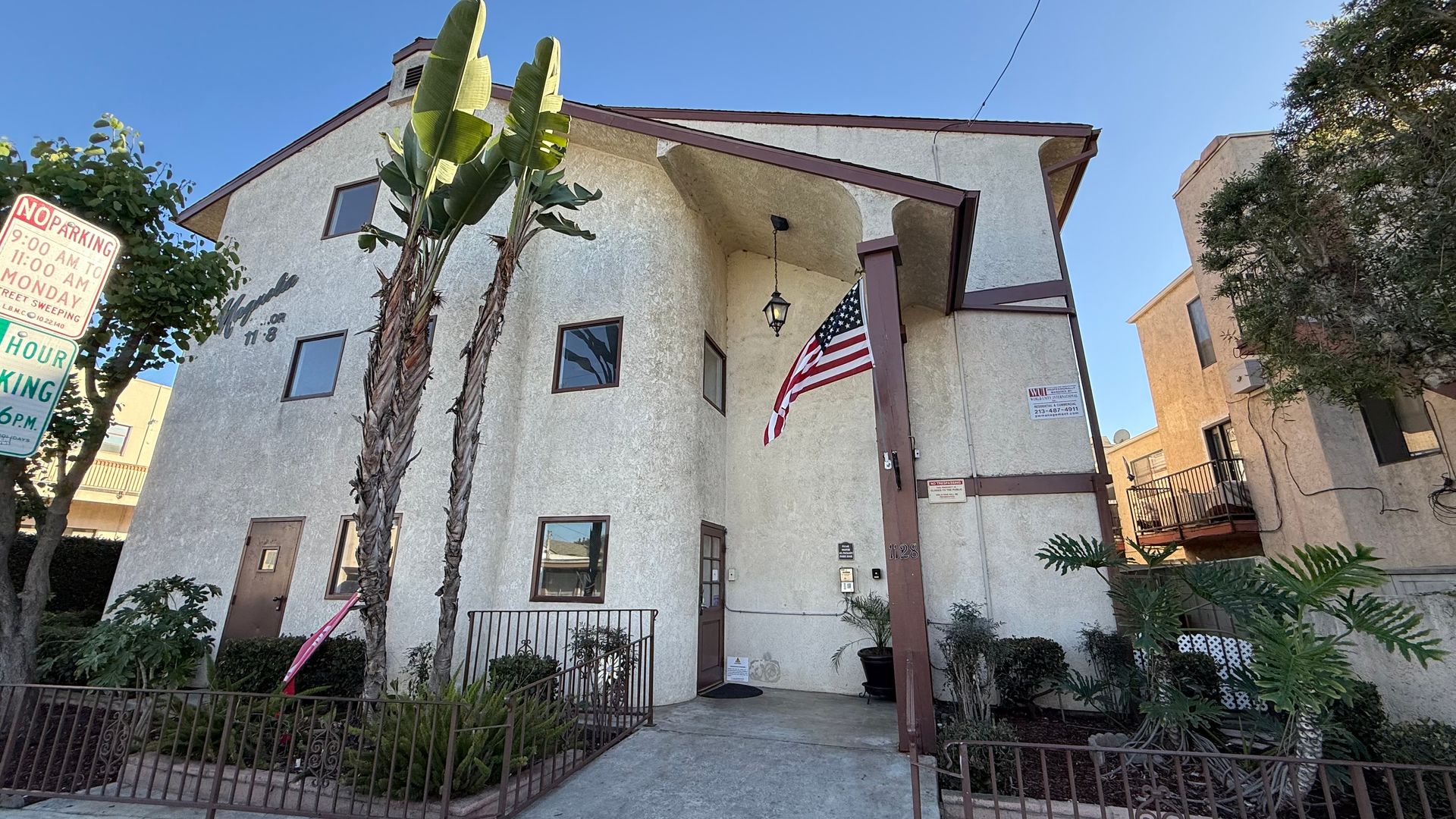 LONG BEACH Apartment: 1128 E. 4TH ST.