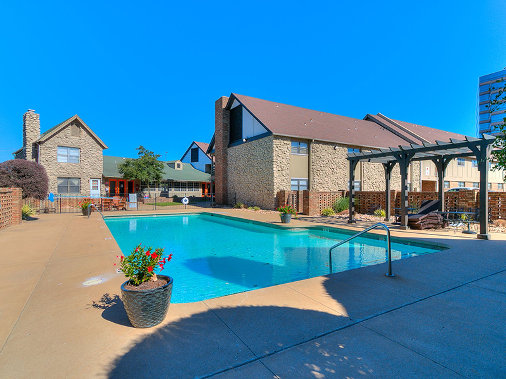 Tulsa Apartment: 4111 E 51st St