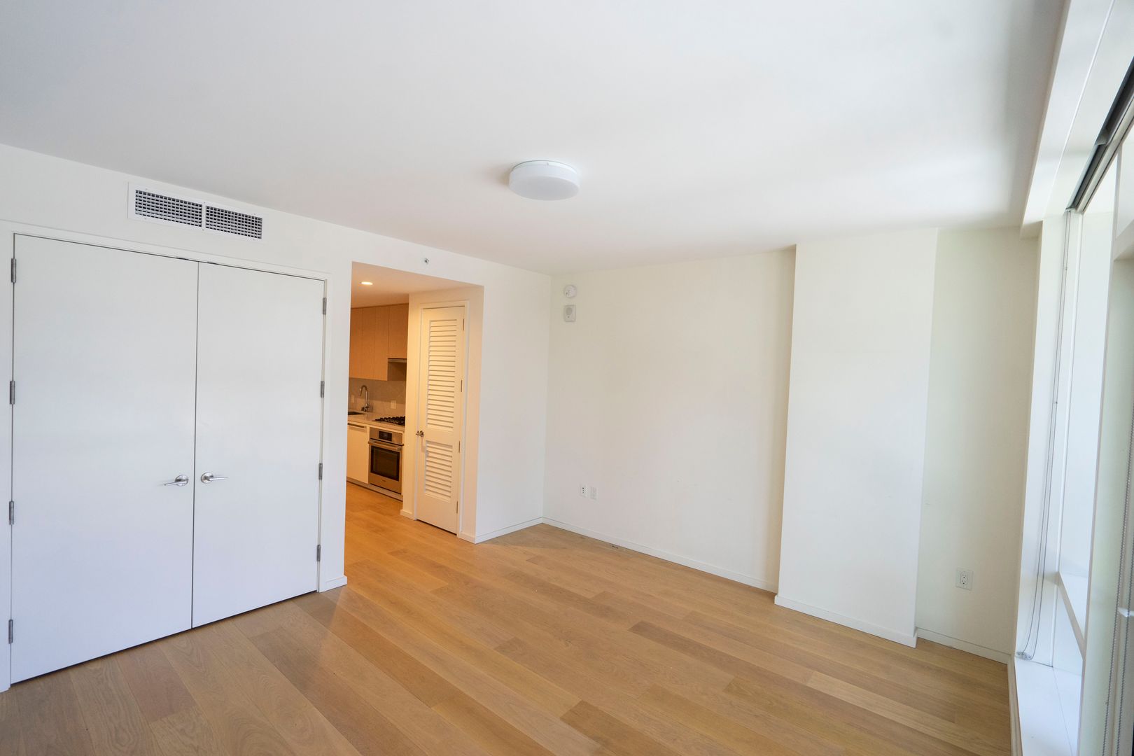 Los Angeles House: 877 Francisco St #1221