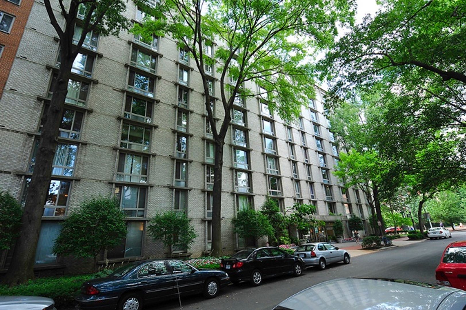 WASHINGTON Condo: Claridge House 321N