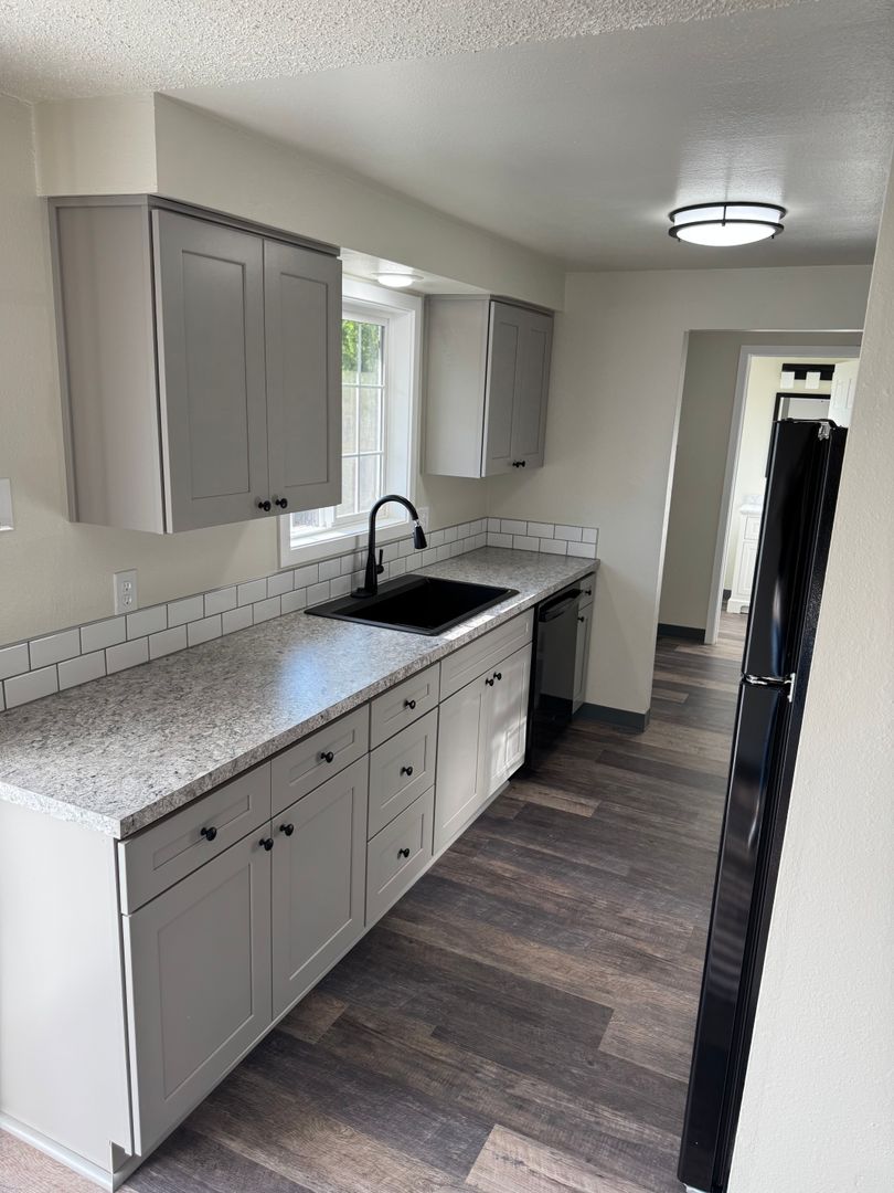 Remodeled 2 Bedroom for only $1495/mo 6 of 12
