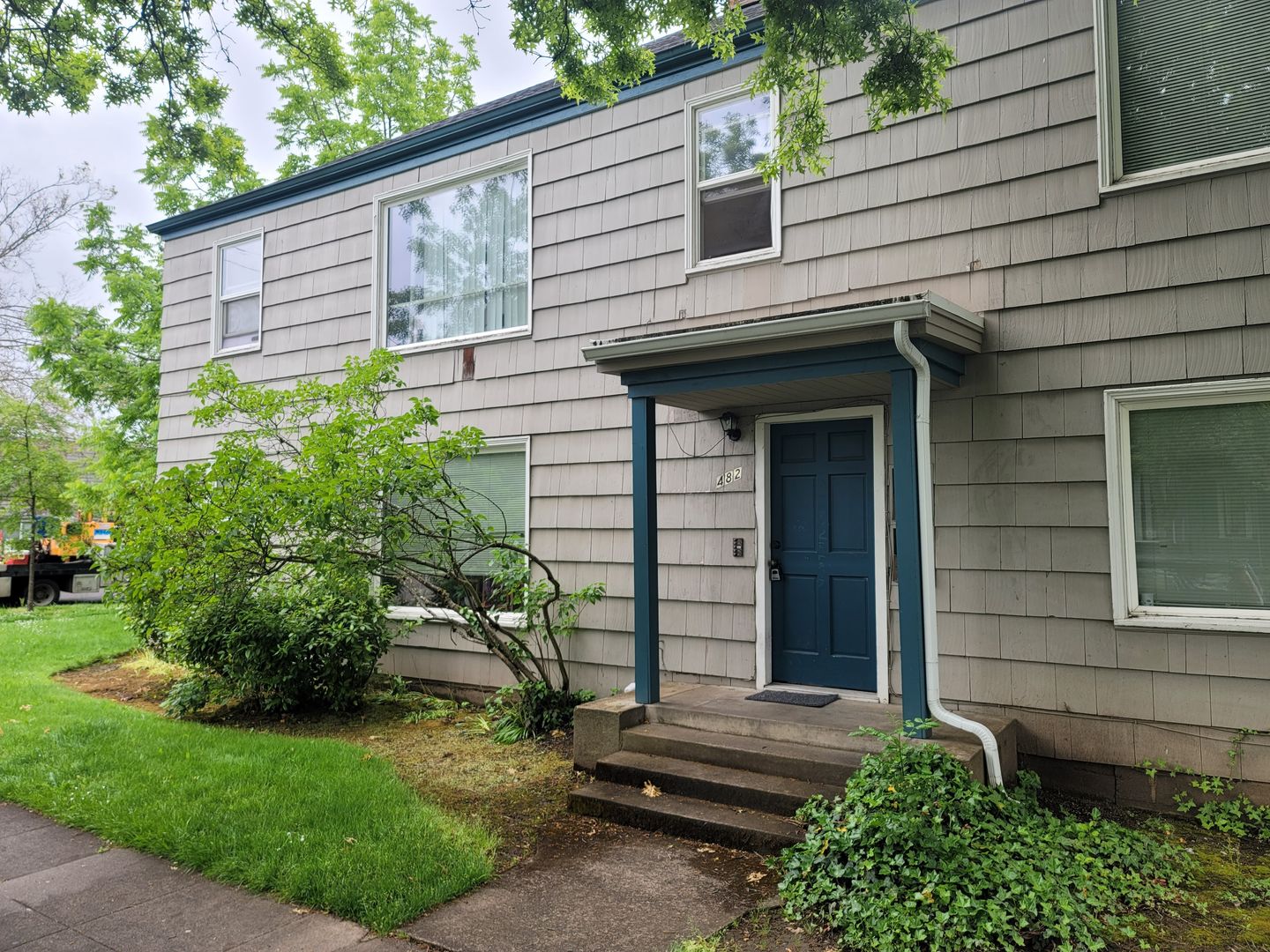 Eugene Apartment: 482 E. 16th Ave., Apt. #1 - 5
