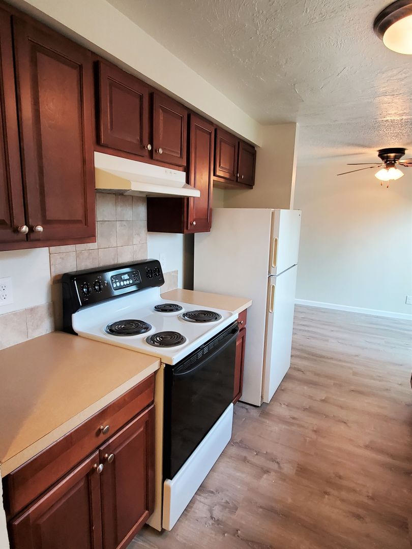 No Rent in Until 10/1! 11 of 12