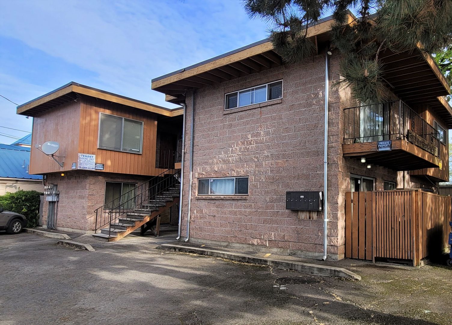 Eugene Apartment: 638 Van Buren Street #1-6