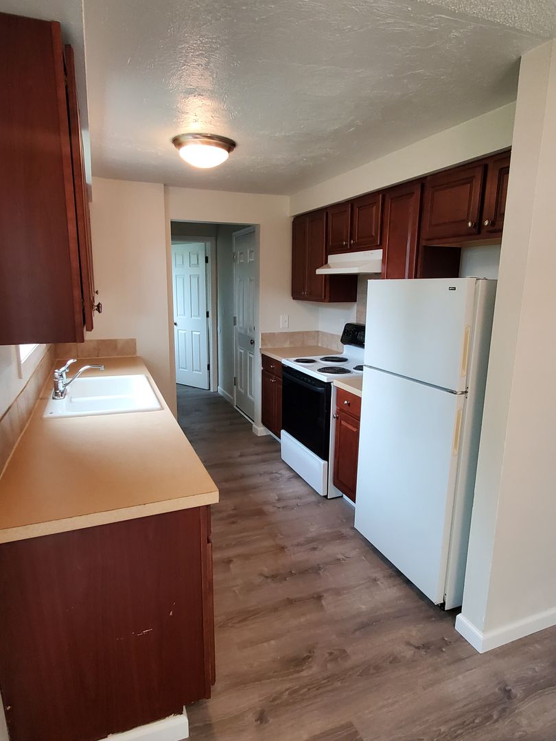 No Rent in Until 10/1! 8 of 12