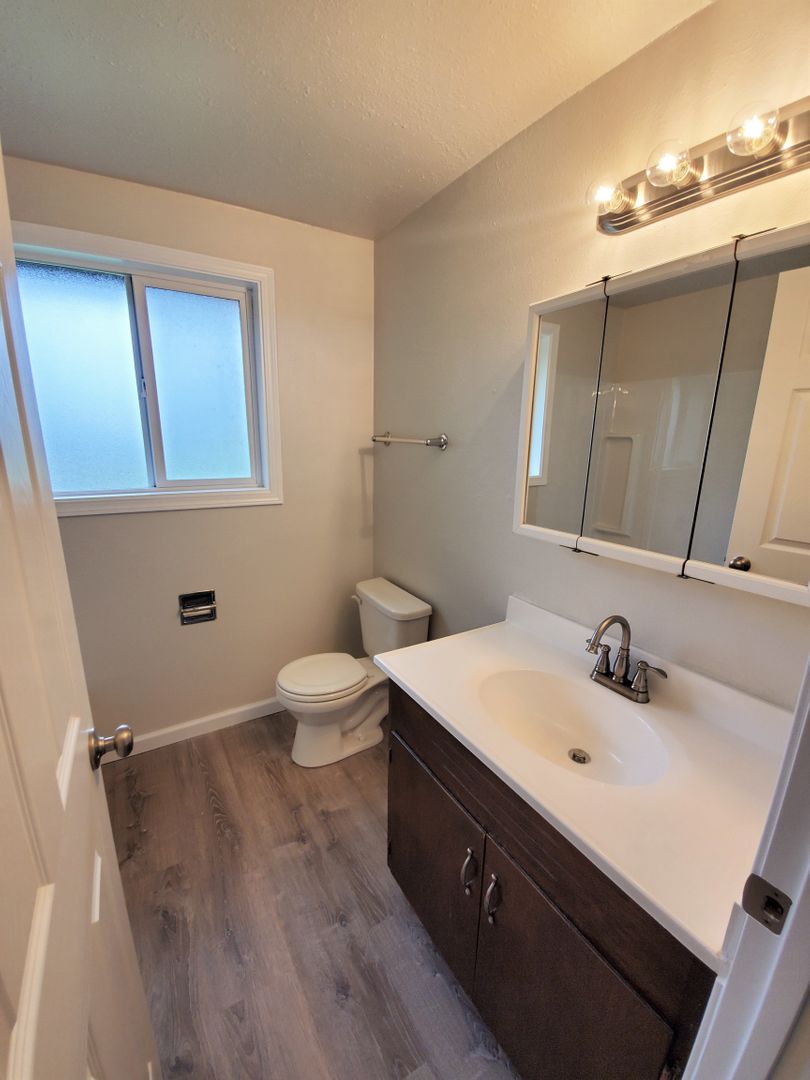 No Rent in Until 10/1! 7 of 12
