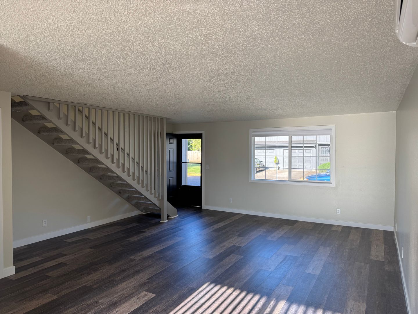 Remodeled 2 Bedroom for only $1495/mo 2 of 12