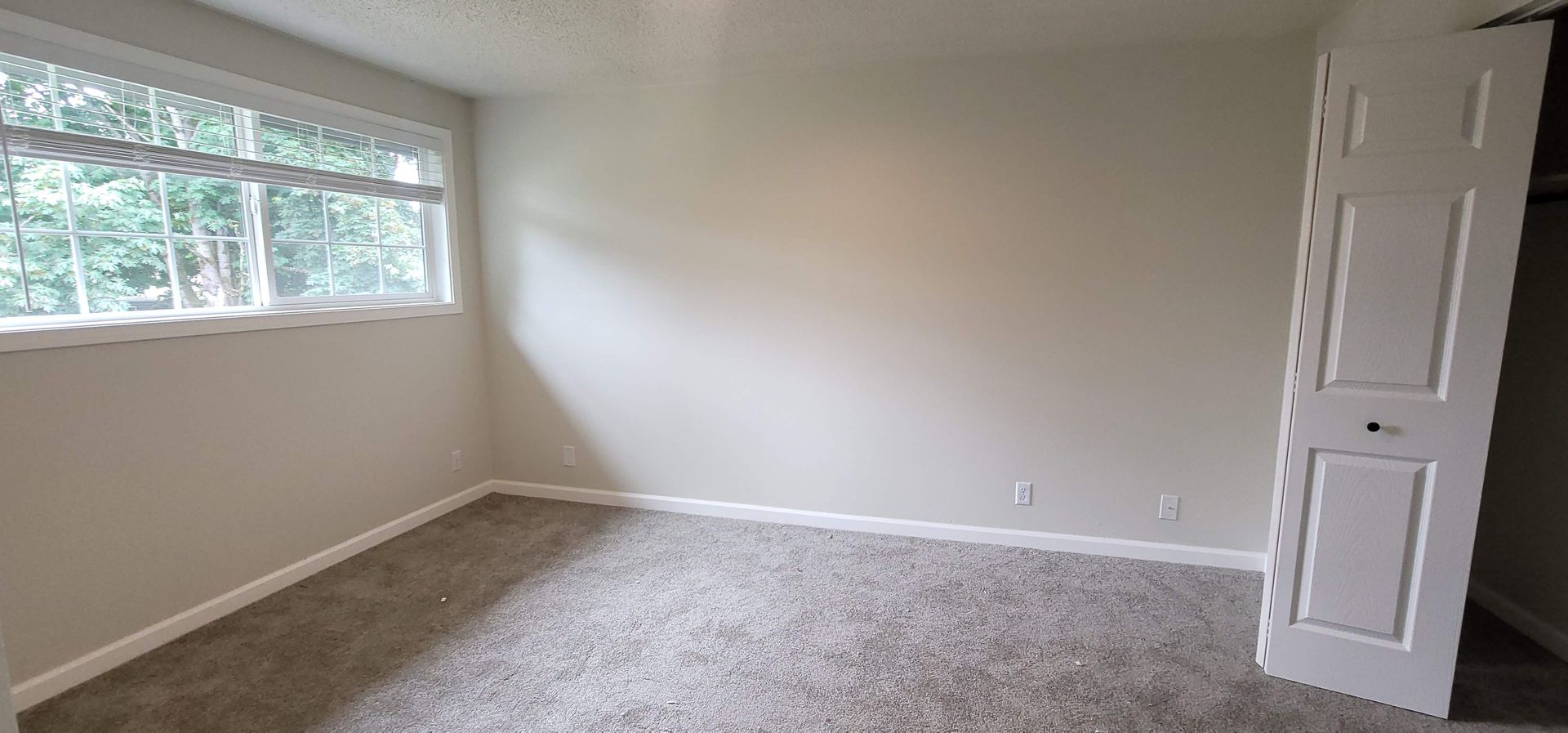No Rent in Until 10/1! 12 of 12