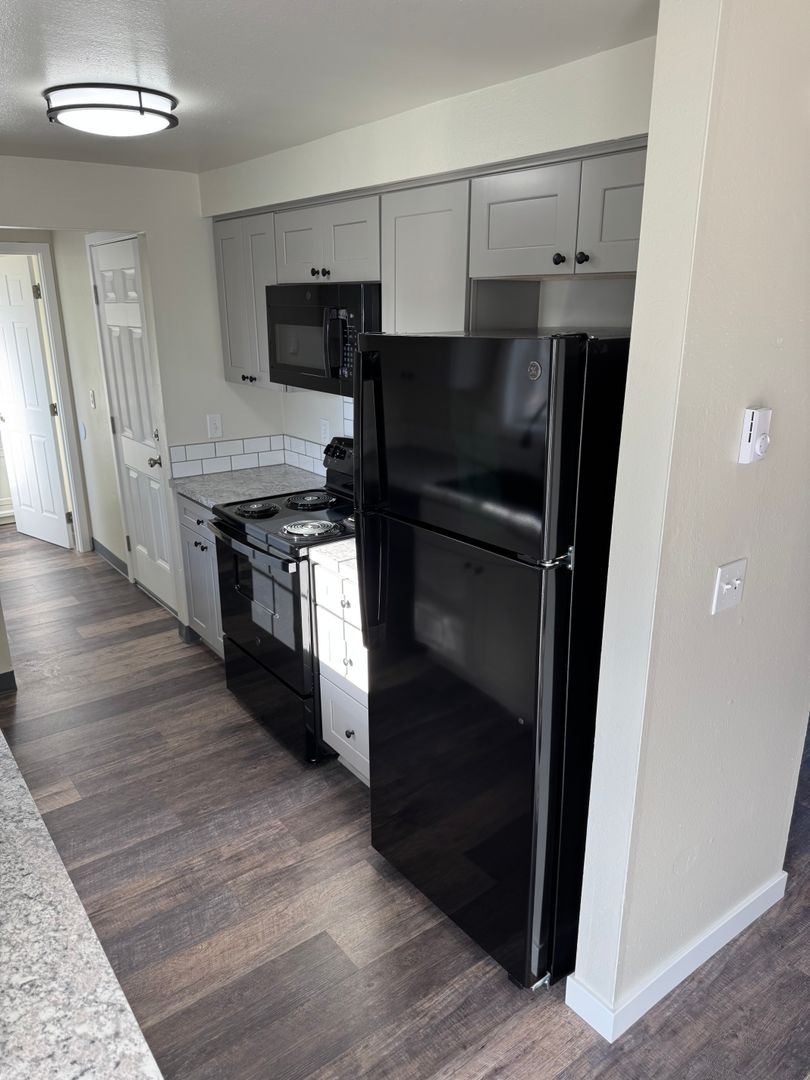 Remodeled 2 Bedroom for only $1495/mo 7 of 12