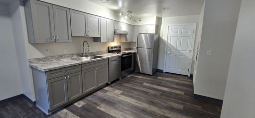 Only $1395/mo! Check out this Move In Special! – photo 1