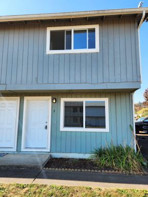 Spacious Two Bedroom Townhome in Monroe!