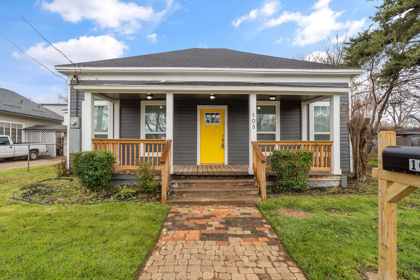 Cleburne House: 103 May Avenue