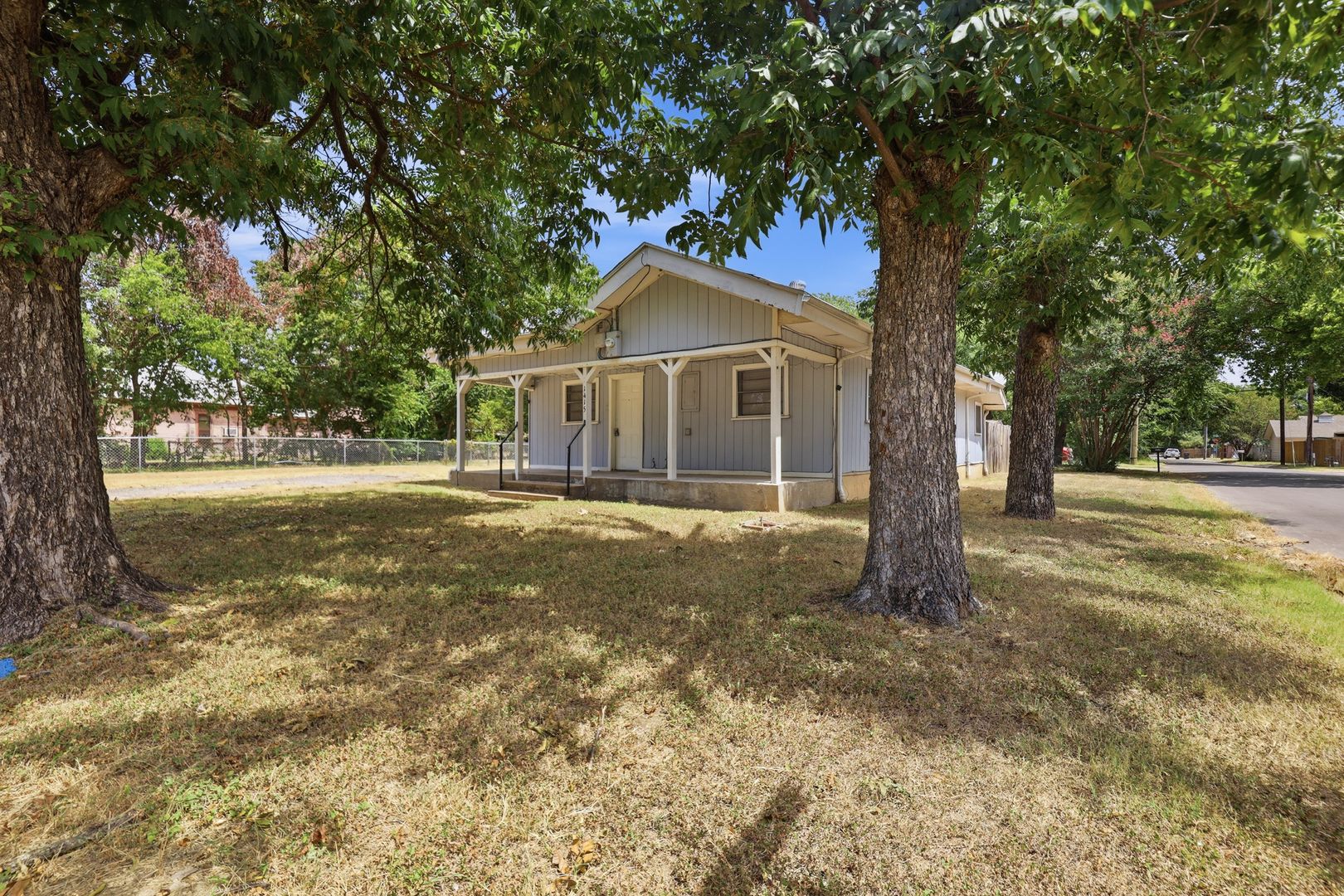 Cleburne House: 1415 Stanwood Avenue