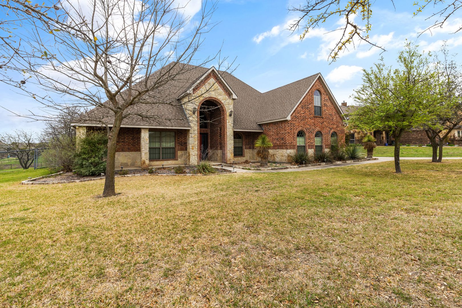 Aledo House: 389 Scenic View Drive