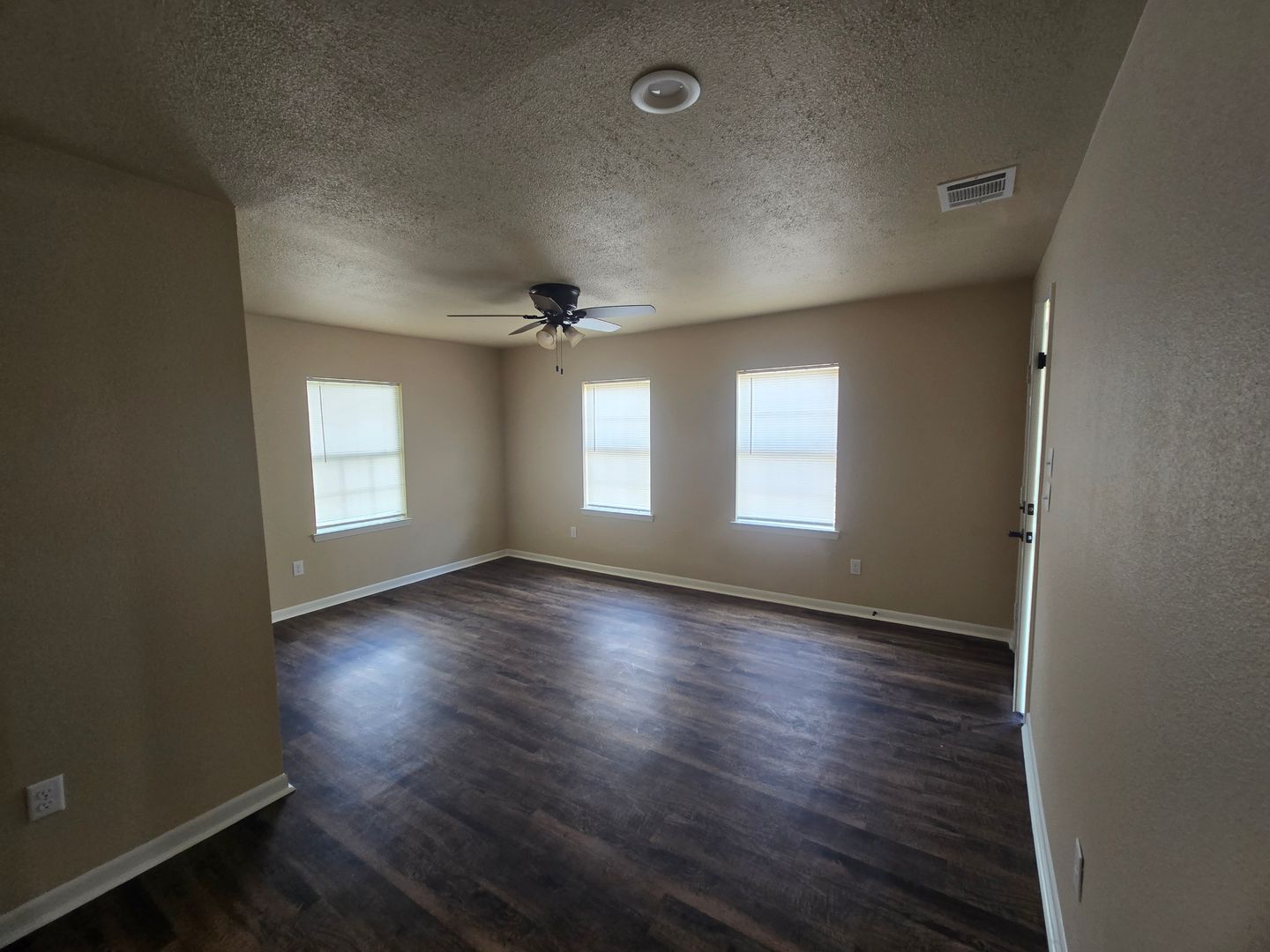 Mineral Wells Multiplex: 1101-1103 SE 15th Street