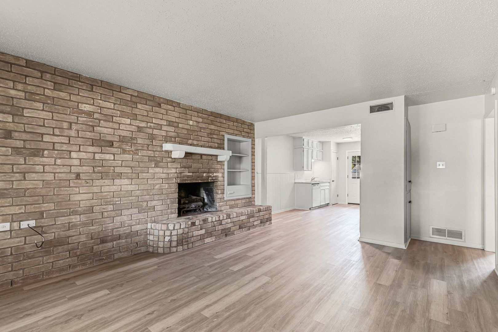 Granbury Apartment: 2530 E. Hwy 377