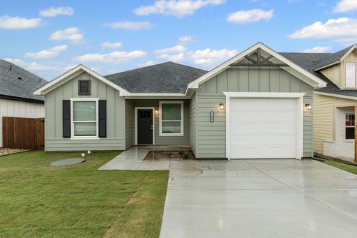 Gorgeous in Granbury – photo 1