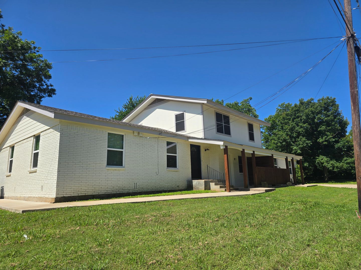 Keene Apartment: 217-219 E. Third Street