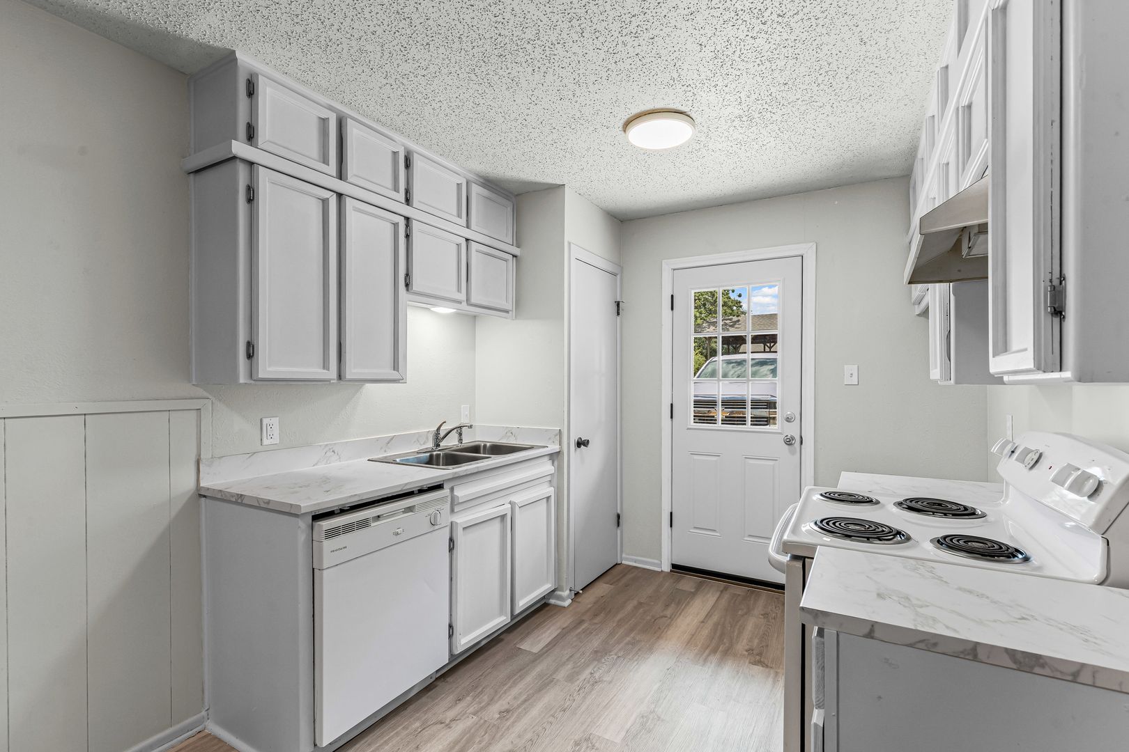 Granbury Apartment: 2530 E. Hwy 377