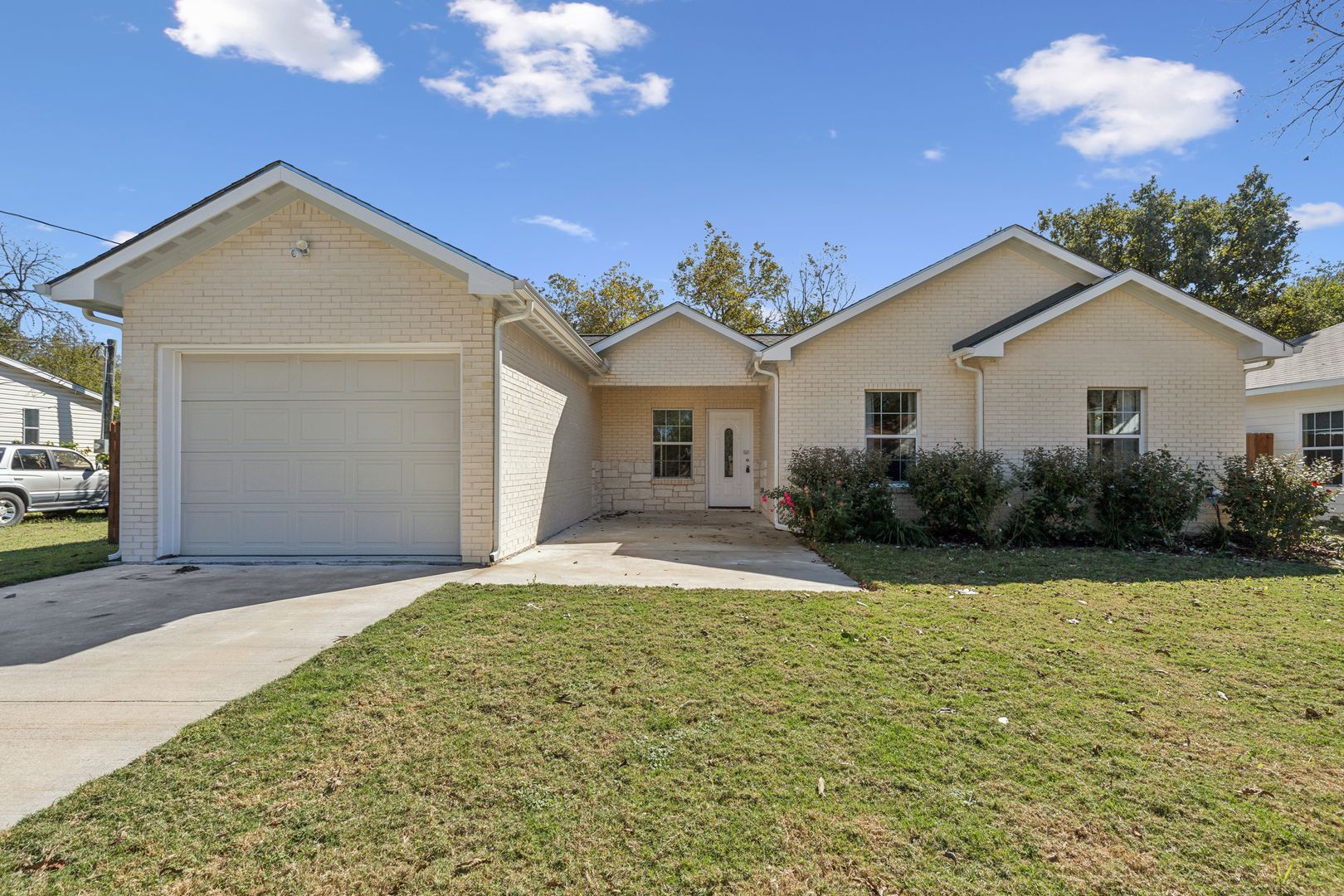 Cleburne House: 1218 E. James Street