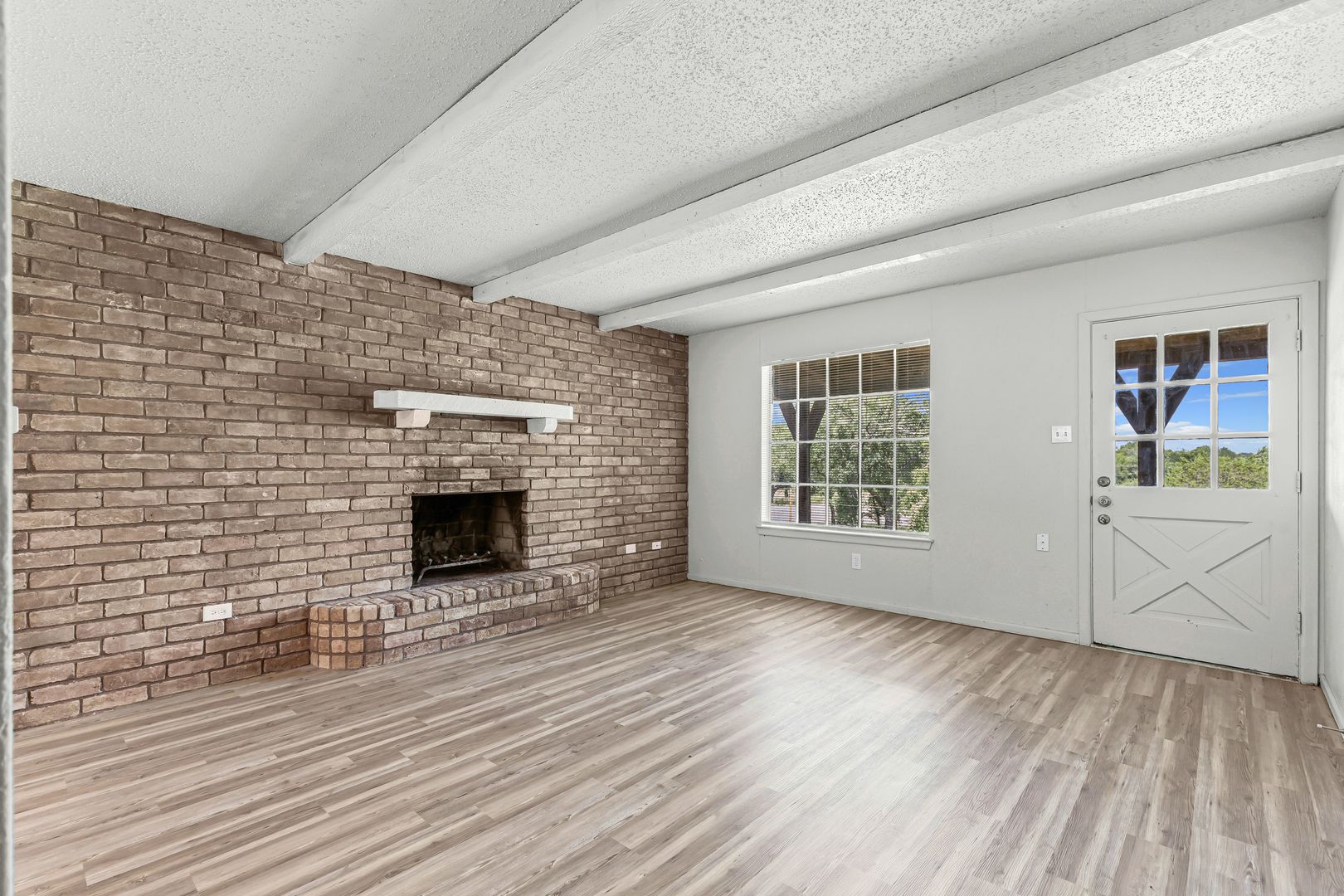 Granbury Apartment: 2530 E. Hwy 377