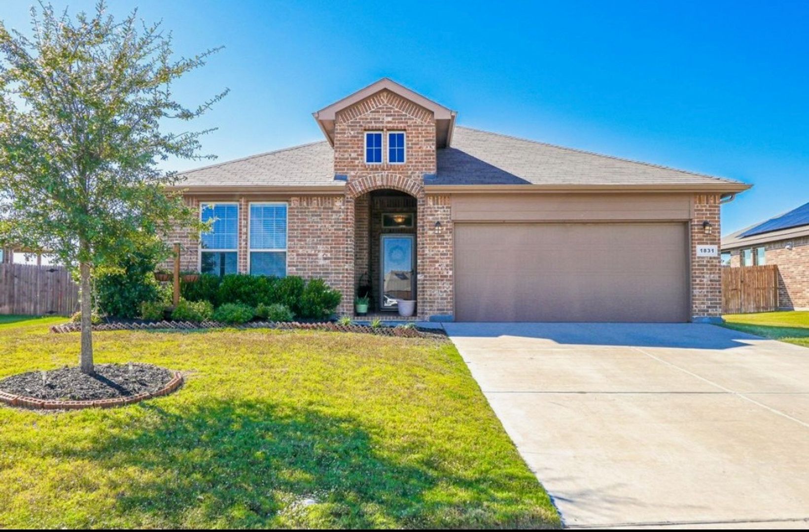 Cleburne House: 1831 Creekwood Dr