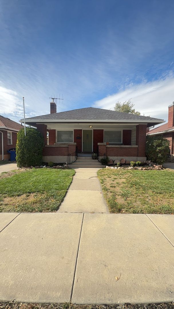 Cozy Bungalow in Prime Sugar House Location