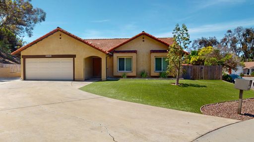 3 bedroom, 2 bathrrom home w/ 2 car garage and RV parking Available NOW! – photo 1