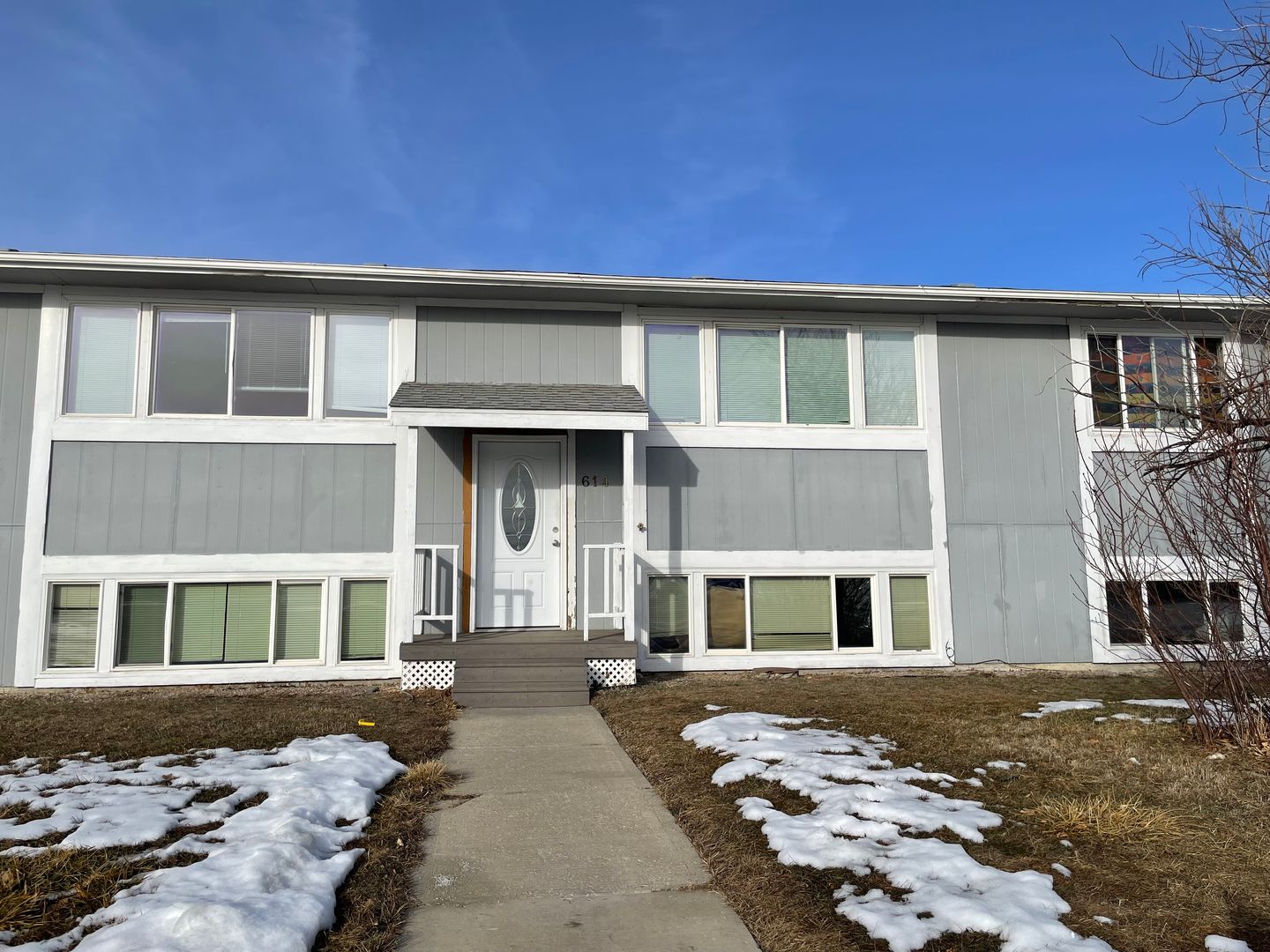 Gillette Apartment: 614 Vivian St