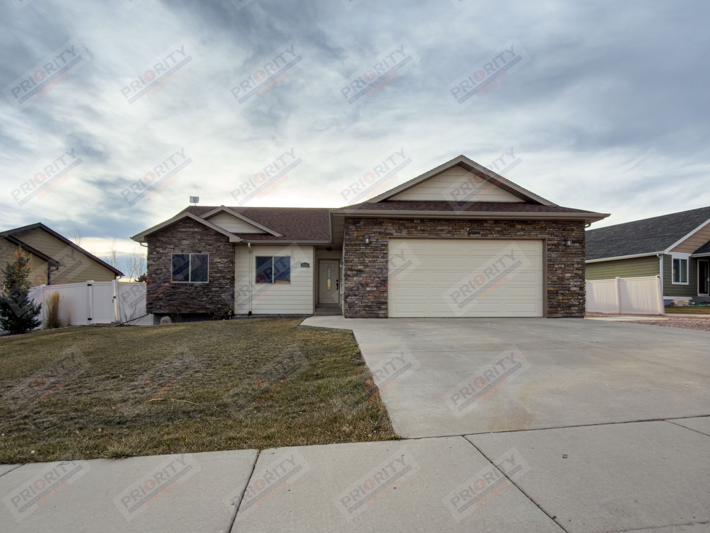 Gillette House: 2121 Big Lost Dr