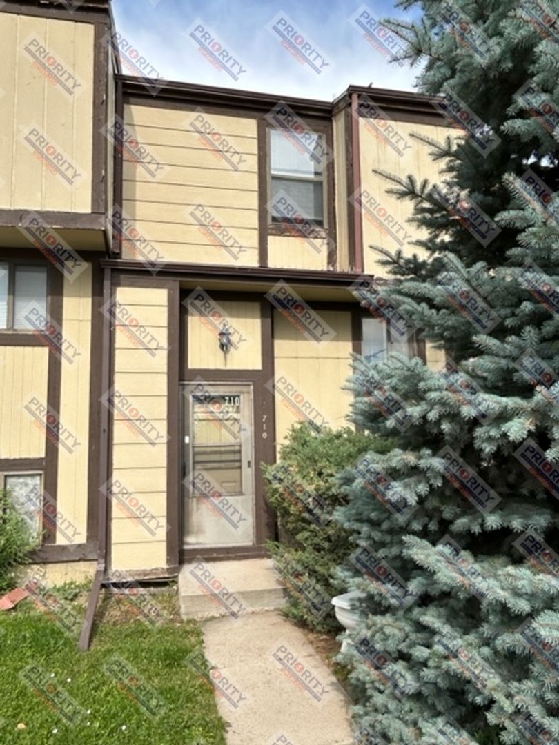 Gillette House: 710 S Gurley