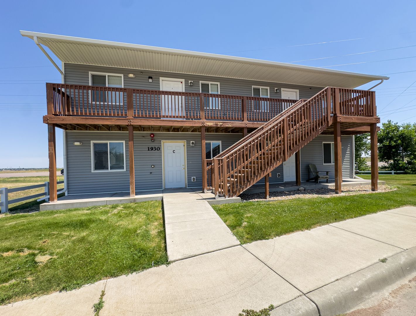 Gillette Apartment: 1930 Harvest Moon