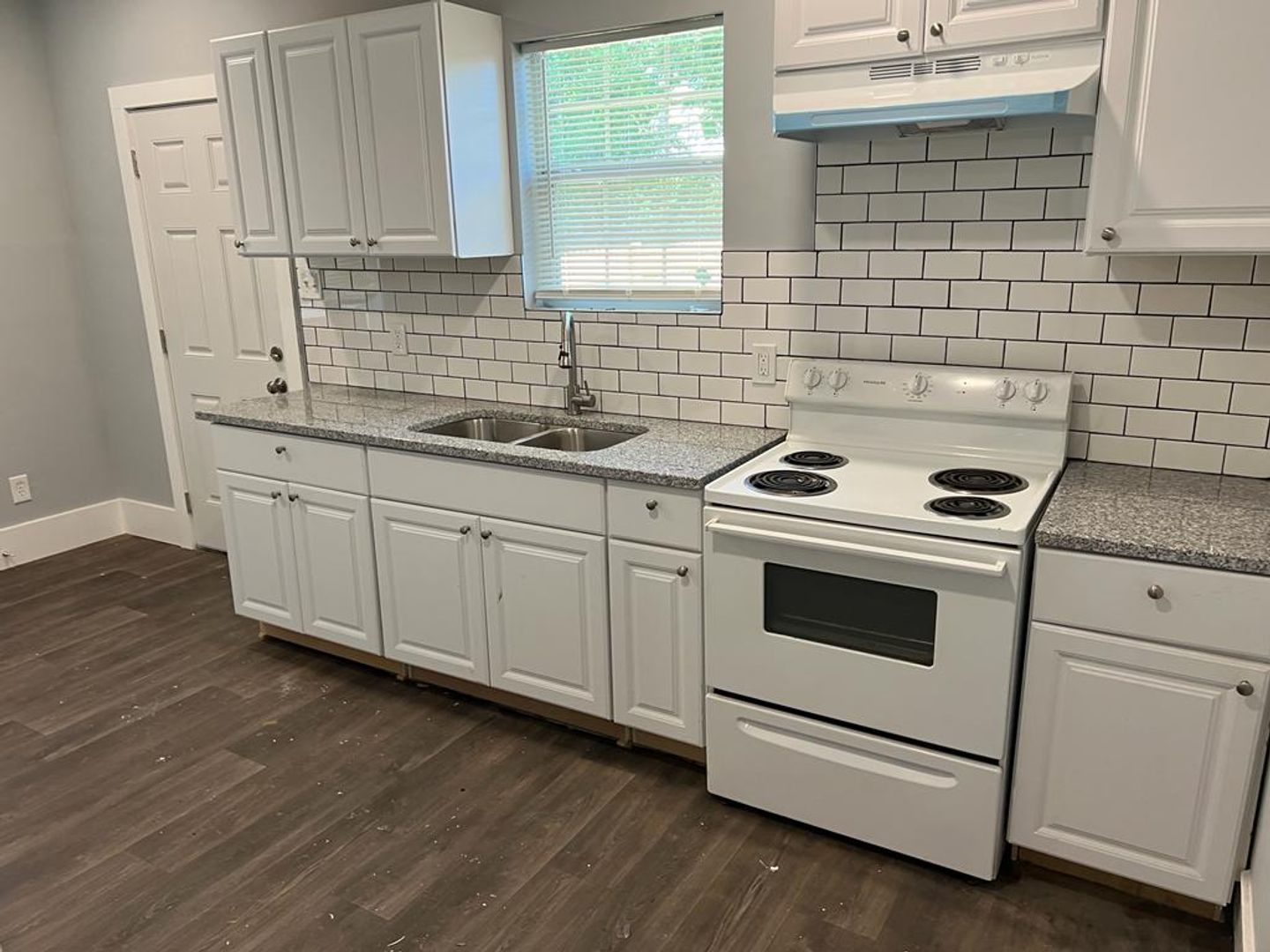 Longview Apartment: 434 S High