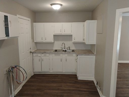 2/1 LISD W/D Connection Central heat and air – photo 1