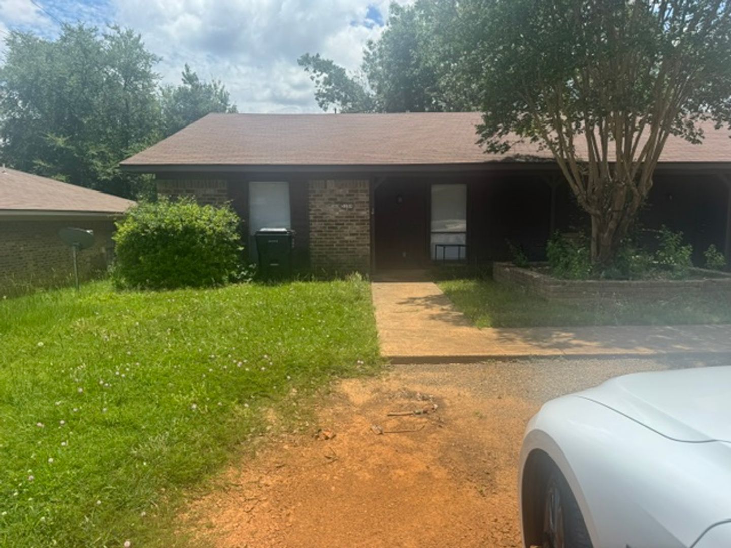 Longview Apartment: 510 Rosedale