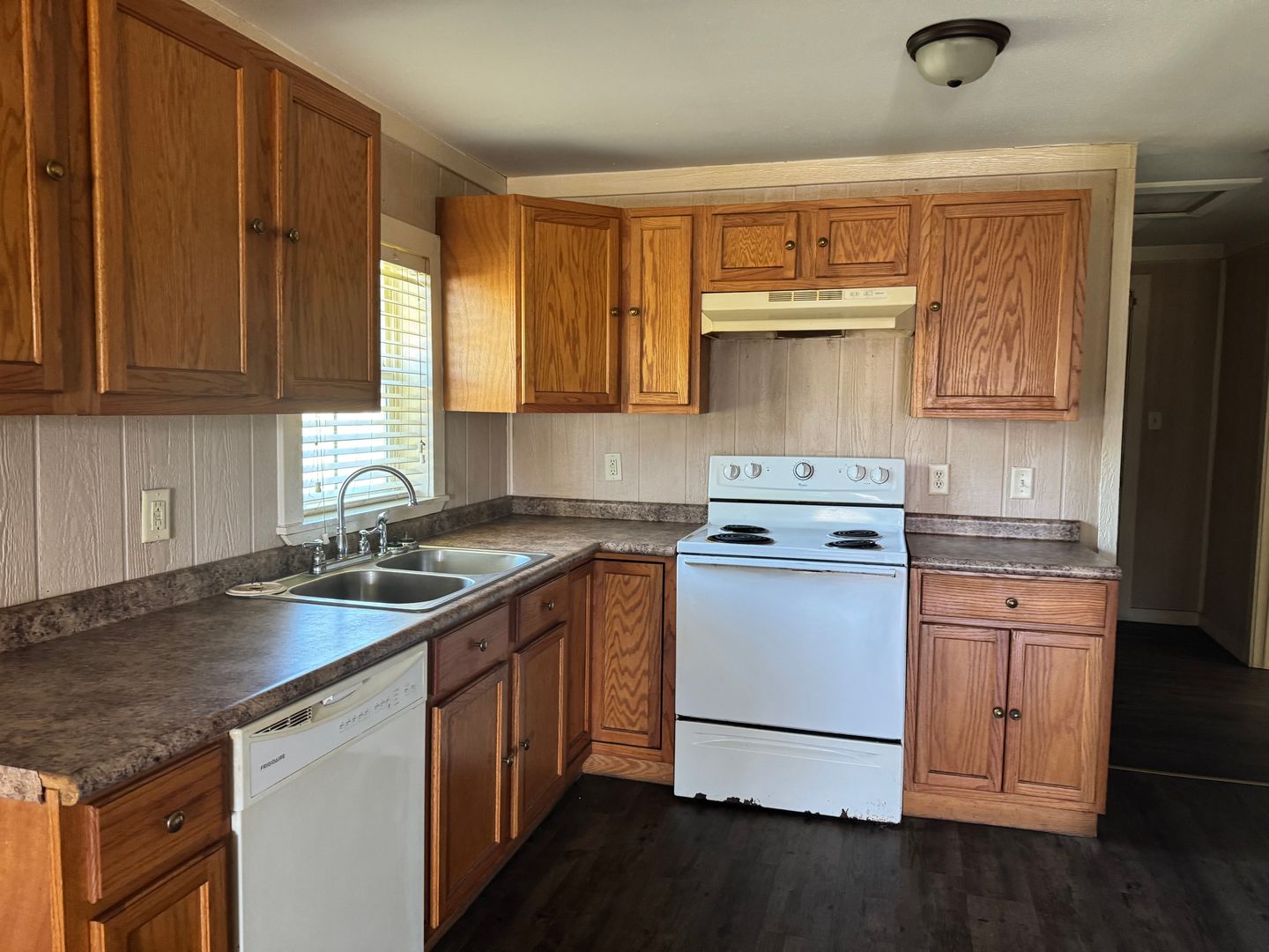 Gladewater House: 2055 Broadway