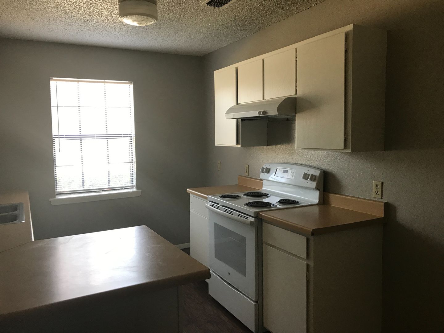 Longview House: 142 Jester
