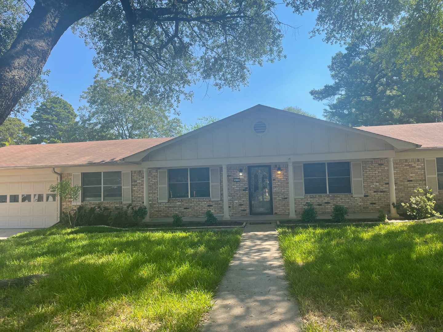 Longview House: 410 Delano