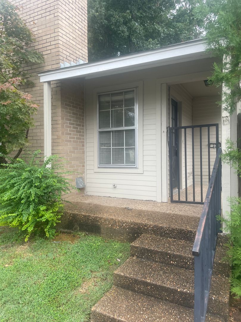 Longview House: 23 Rue De Soleil