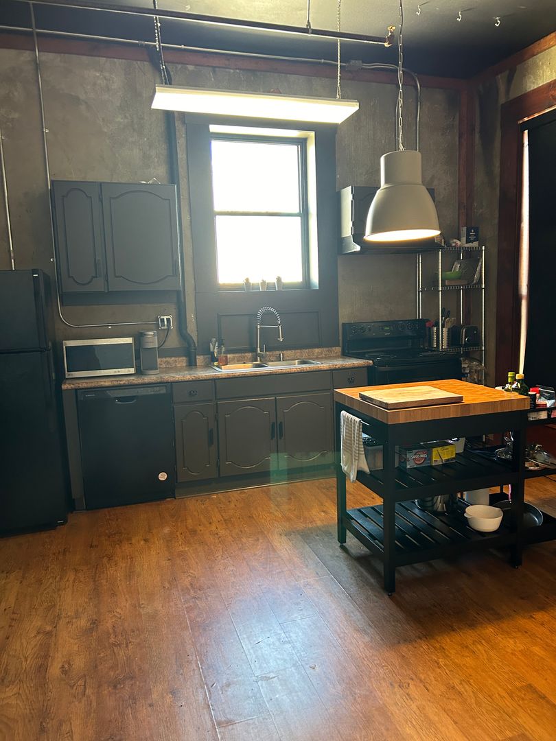 Longview Apartment: 108 -110 Tyler