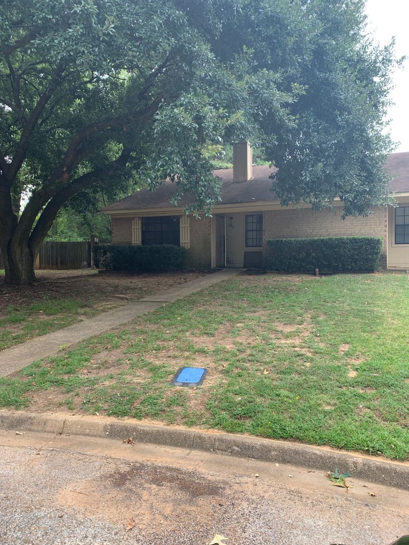 Longview Apartment: 124/126 Jester