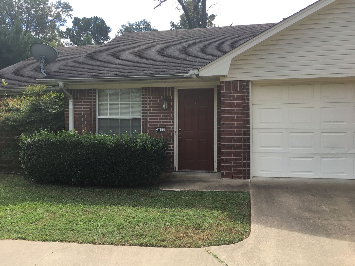 Longview Apartment: 2012 Seabiscuit