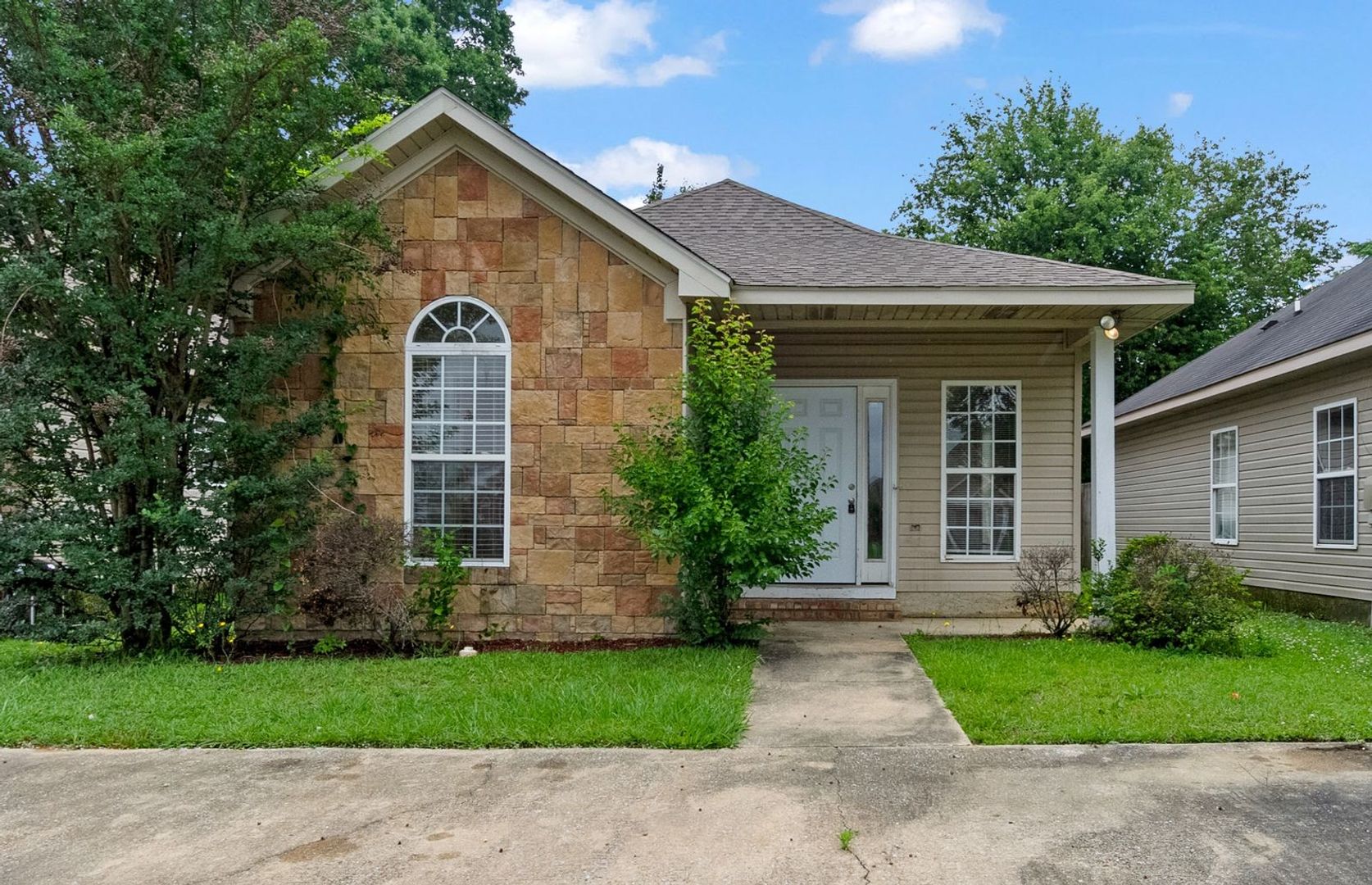Tuscaloosa House: 2003 Stardust Drive