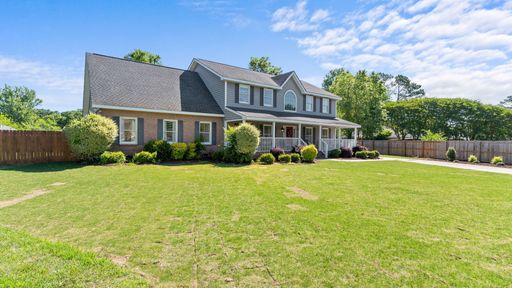 Spacious 5 Bed 4.5 Bath Available July 2026 – photo 1