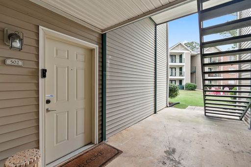 University Downs 2 Bed 2 Bath! Available Now! – photo 1