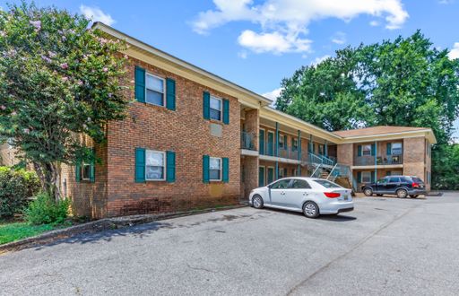Old South 1 Bed 1 Bath Apartment! Available Fall 2026! – photo 1