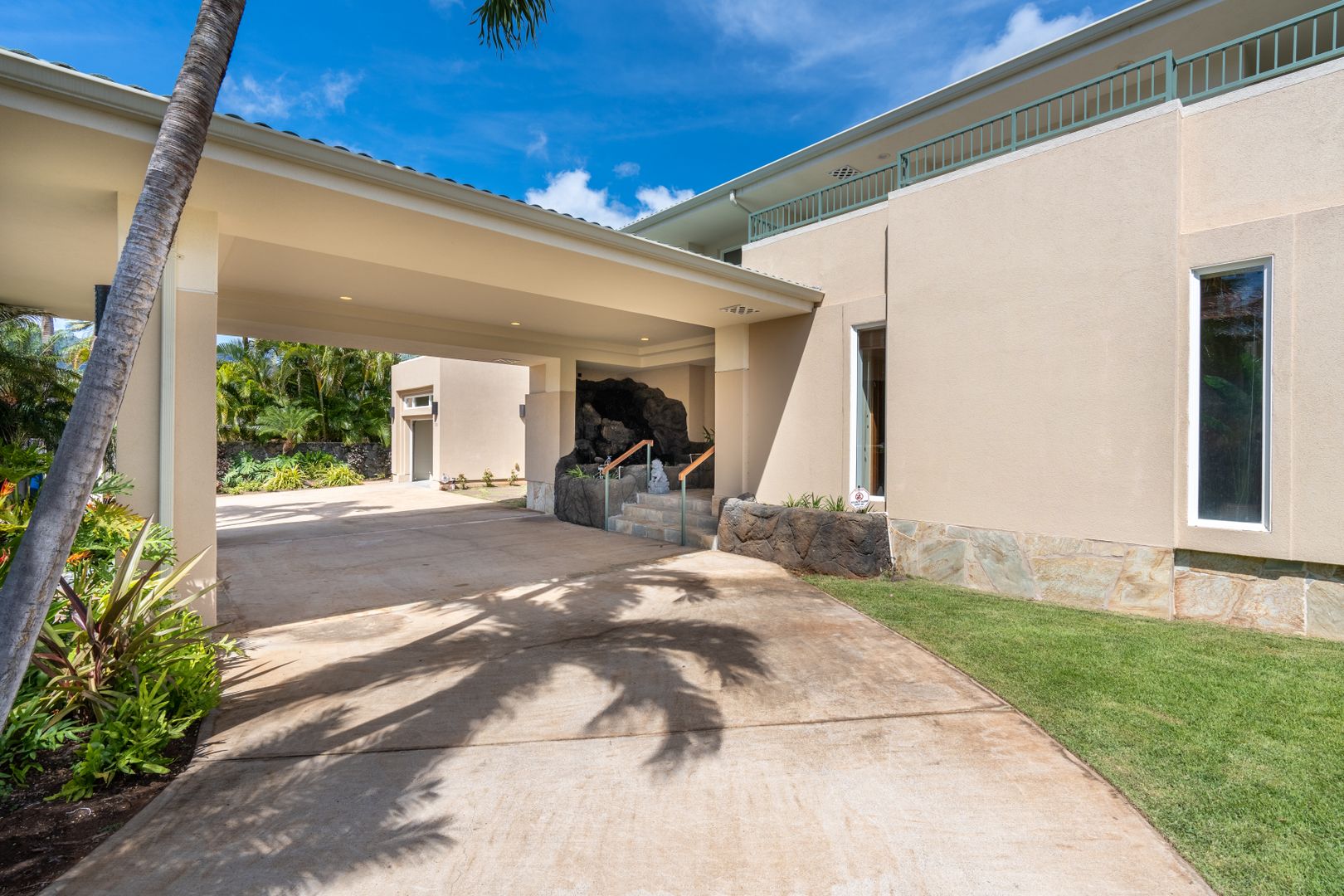 San Luis 260 Portlock Road (GT20) 2 of 8
