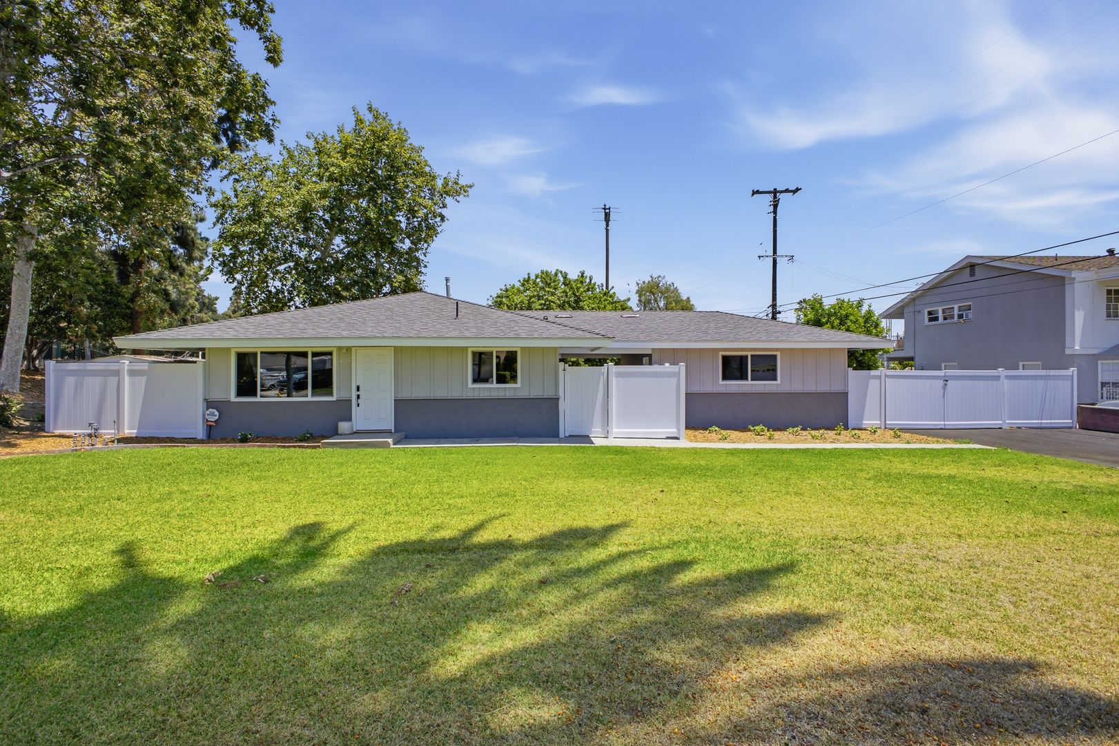Pasadena House: 1076 El Campo Drive