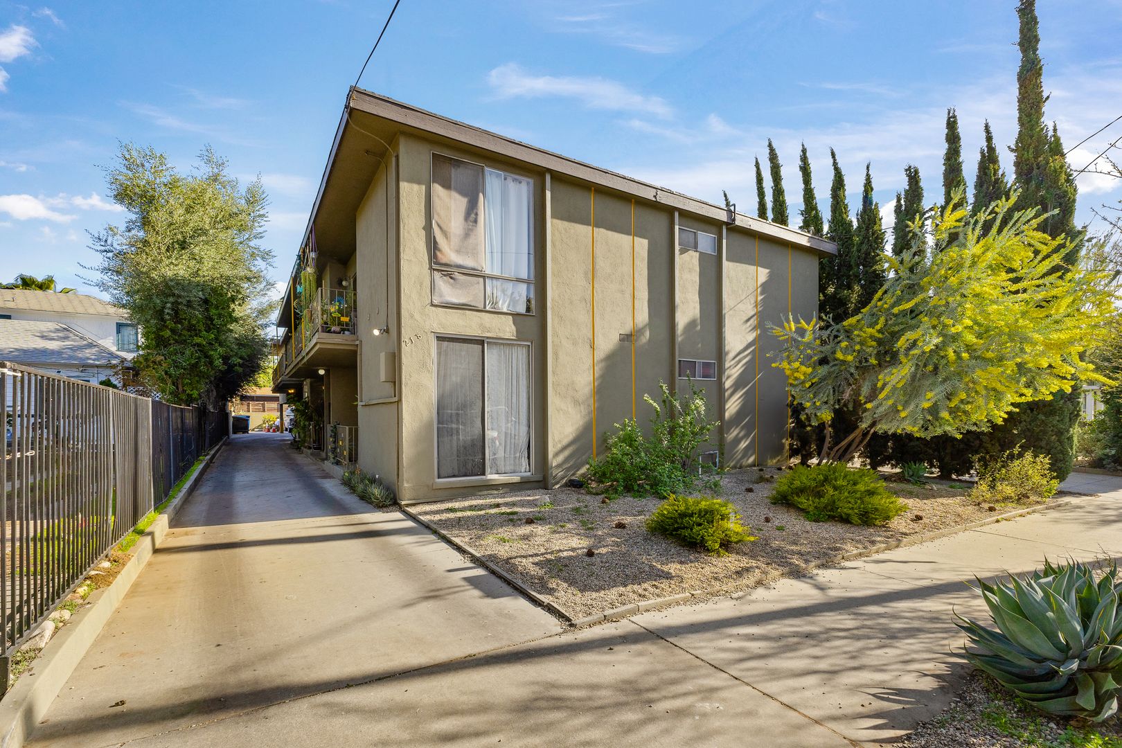 Los Angeles Apartment: 218 S Ave 66